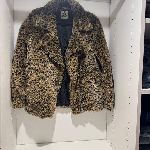 UNIF Leopard Print Faux Fur Jacket - Picture 3 of 3